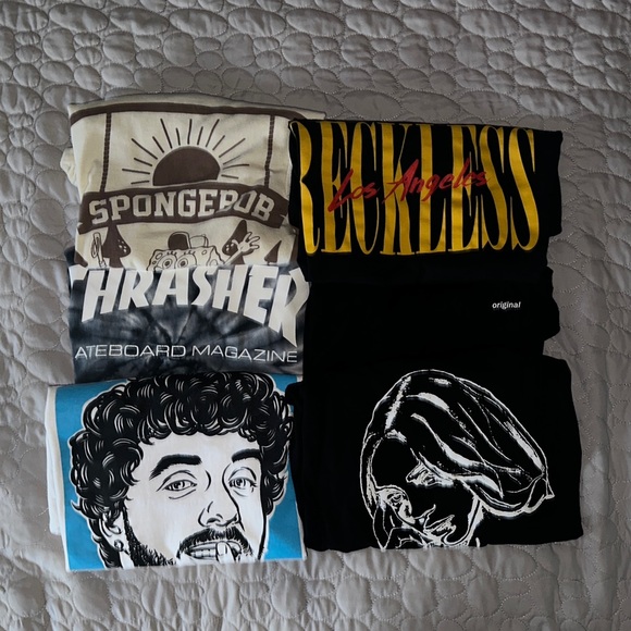 Graphic Tee bundle - Picture 1 of 13